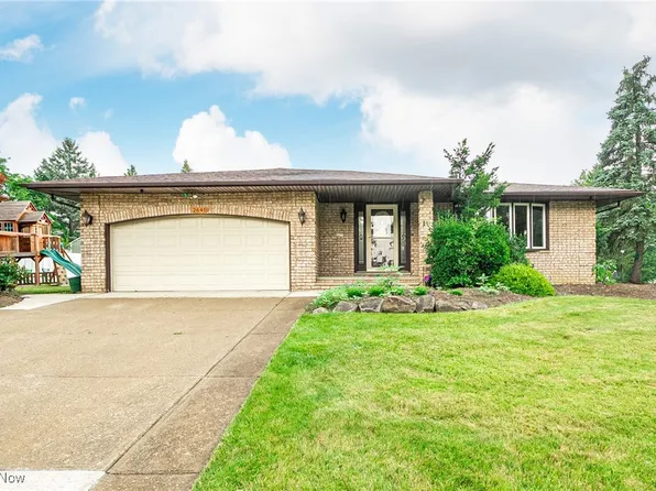 2640 Fleger Dr, Parma, OH 44134