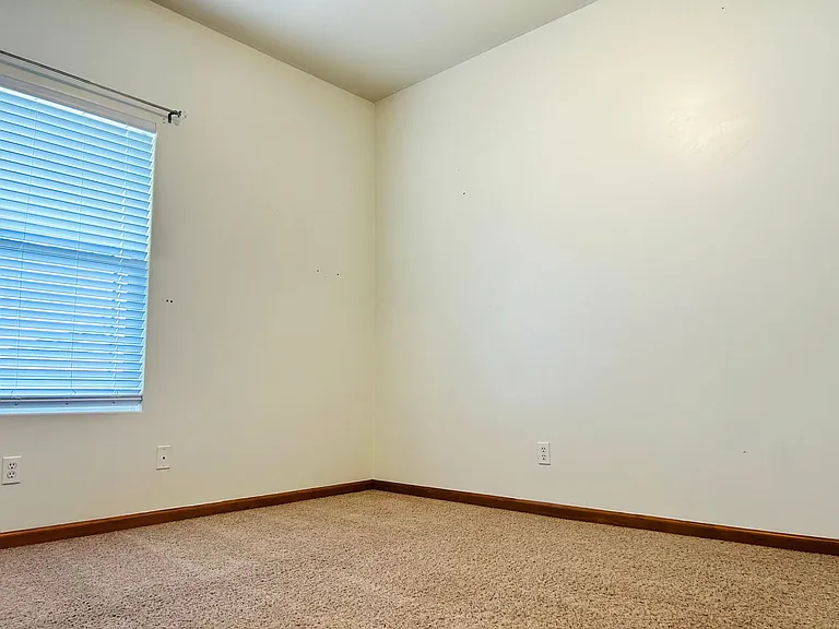 2743 Devin Dr — Photo 16