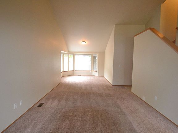 3rd image of 3201 32nd Street Pl SE