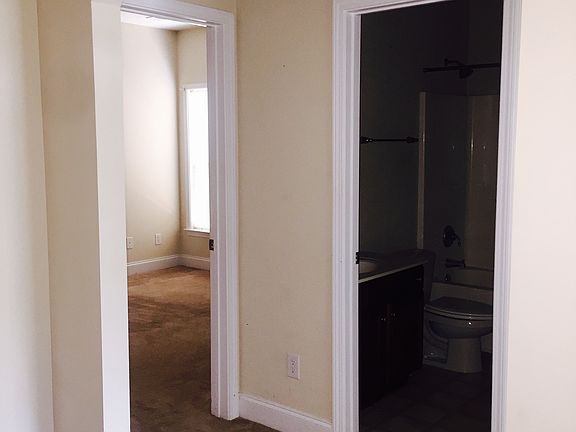 5th image of 702 Scenic Creek Dr