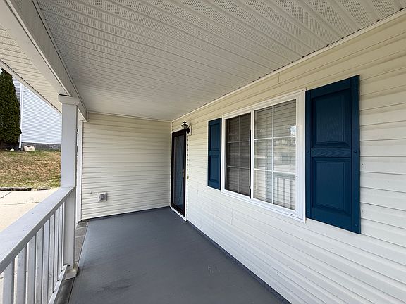 3rd image of 1570 Rockingham Dr