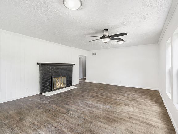 3rd image of 2105 S Brentwood Boulevard