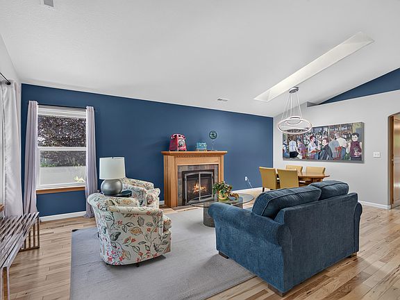 4th image of 414 Parkside Dr
