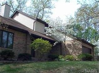 242 Lakeview Dr, Eureka, MO 63025