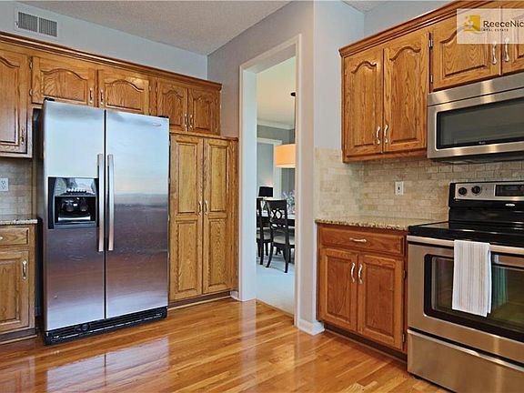 4th image of 15817 Ash Ln