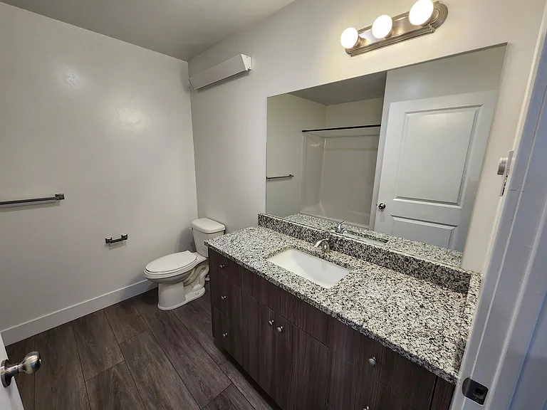 6136 Freedom Apt 4 - 8_04072025