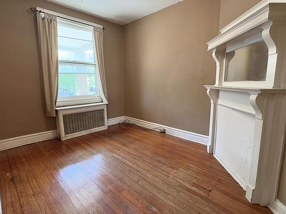 4th image of 16 16th St NE