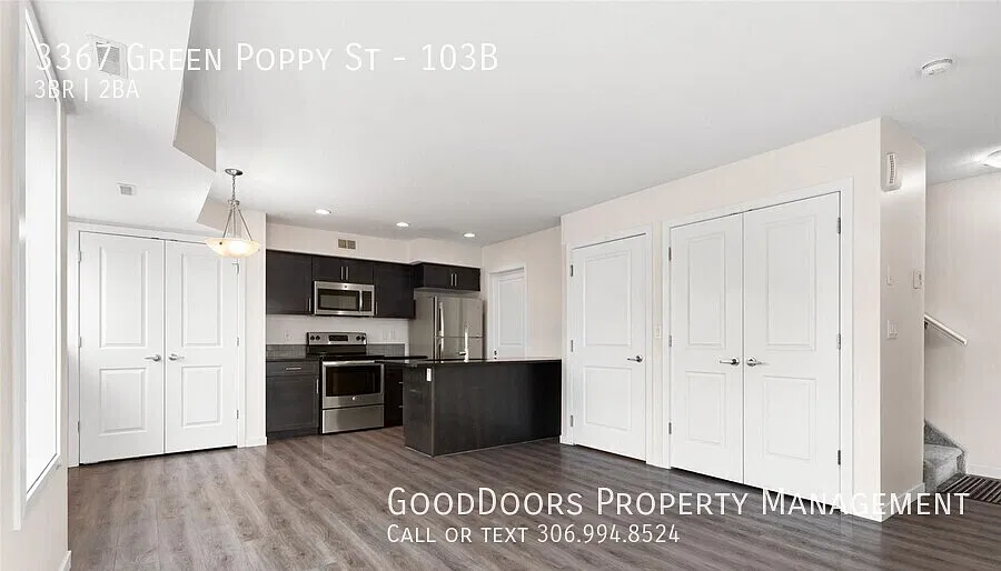 3 bed, 947 sqft, $1,800 — Photo 2