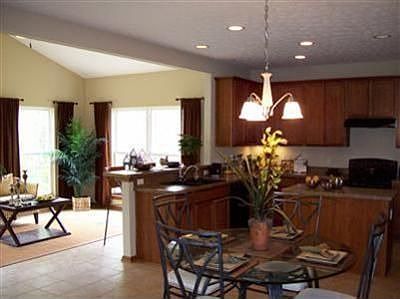 4th image of 37749 Avalon Dr