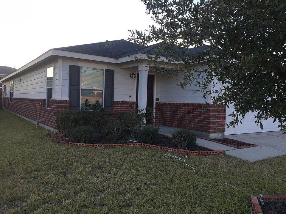 1st image of 15923 Arapaho Bend Ln