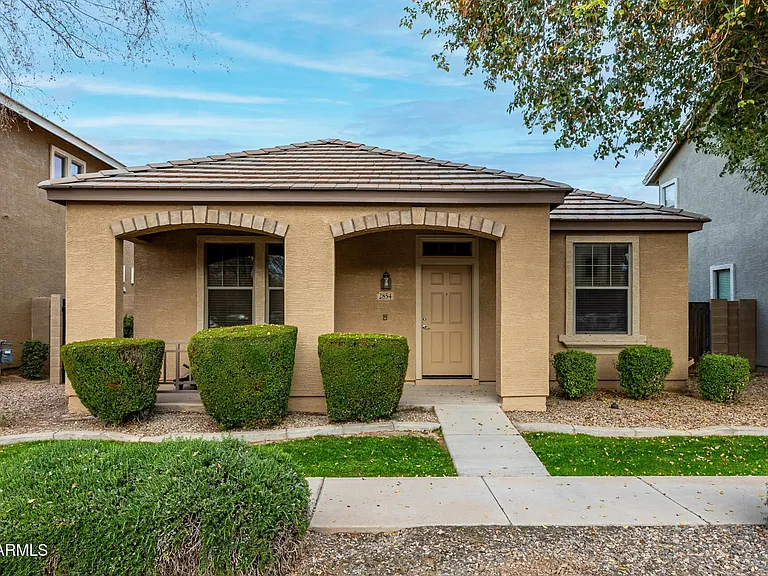 2854 S Peel Dr — Photo 1