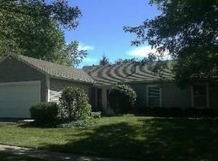 1509 Independence Ave, St Charles, IL 60174