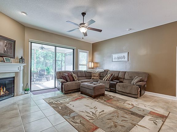 3rd image of 32122 Juniper Parke Dr