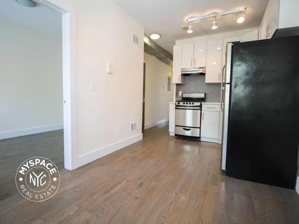 360 Bainbridge Street image 1 of 9
