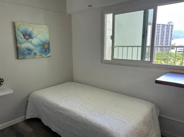 1690 Ala Moana Blvd, Honolulu, HI