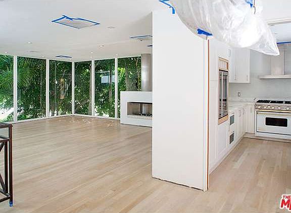 4th image of 1523 N Doheny Dr #3/8