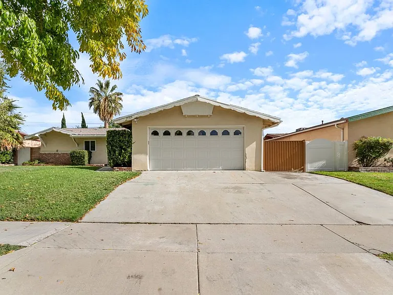 27508 Vilna Ave — Photo 2