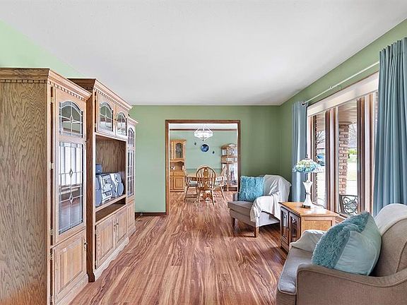 4th image of 3330 Delaware Ave