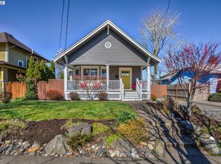923 NE Ainsworth St, Portland, OR 97211