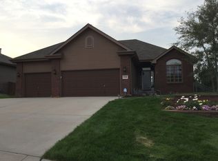 2208 Kara Dr, Papillion, NE 68133