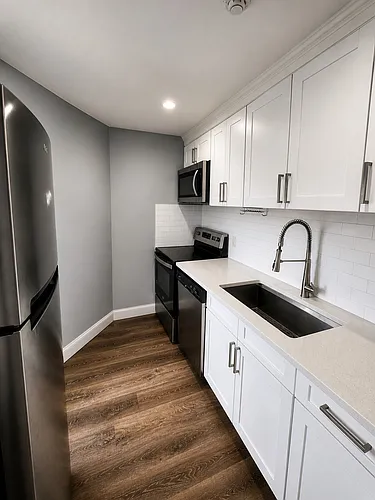 886 Maple Ave #1 Photo 1