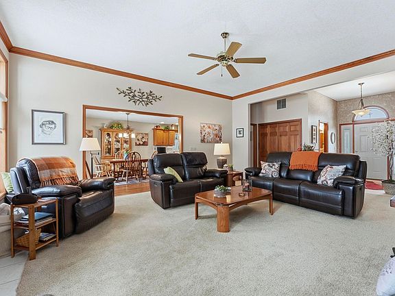 5th image of 917 Lake Hill Ct
