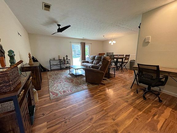 5th image of 7222 Creekview Dr APT 3