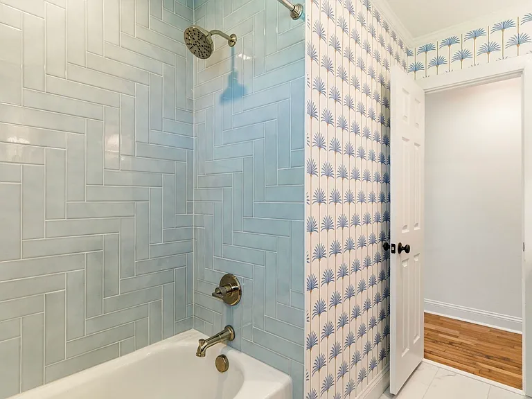 418 Biscayne Dr — Photo 10