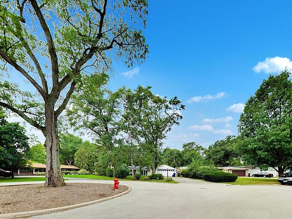 3rd image of 115 Lockerbie Ln