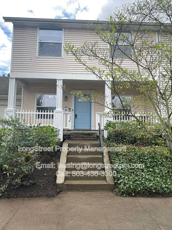3 bed, 2.0 bath, 1081 sqft, $2,795 — Photo 1