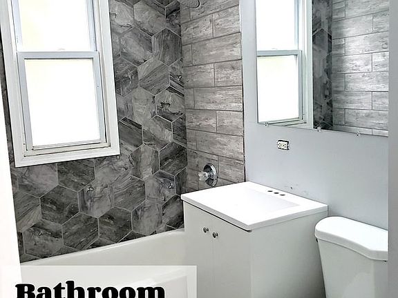 4th image of 2300 N Hamlin Ave #1R