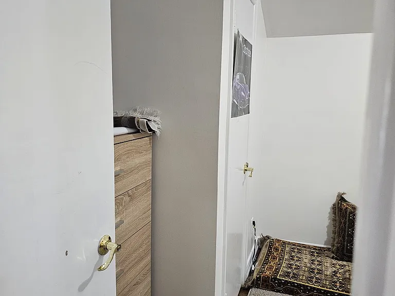 3242 Lawrence Ave E — Photo 24