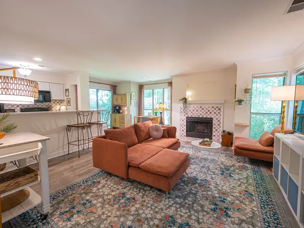 2500 Cranbrook Ln APT 10, Charlotte, NC 28207