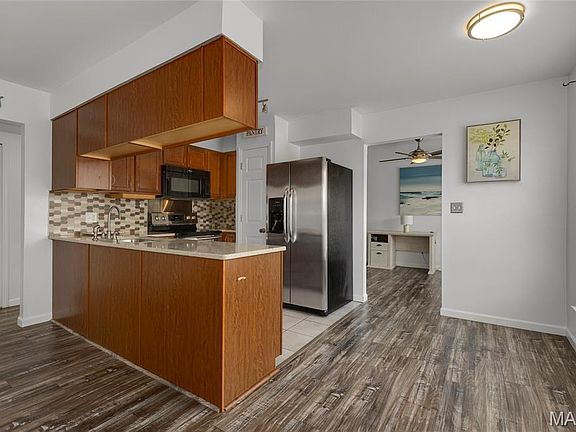 5th image of 1943 Greenpoint Dr APT 302