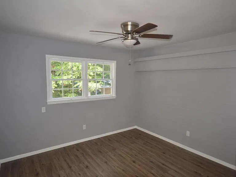 125 Honeysuckle Ln — Photo 11