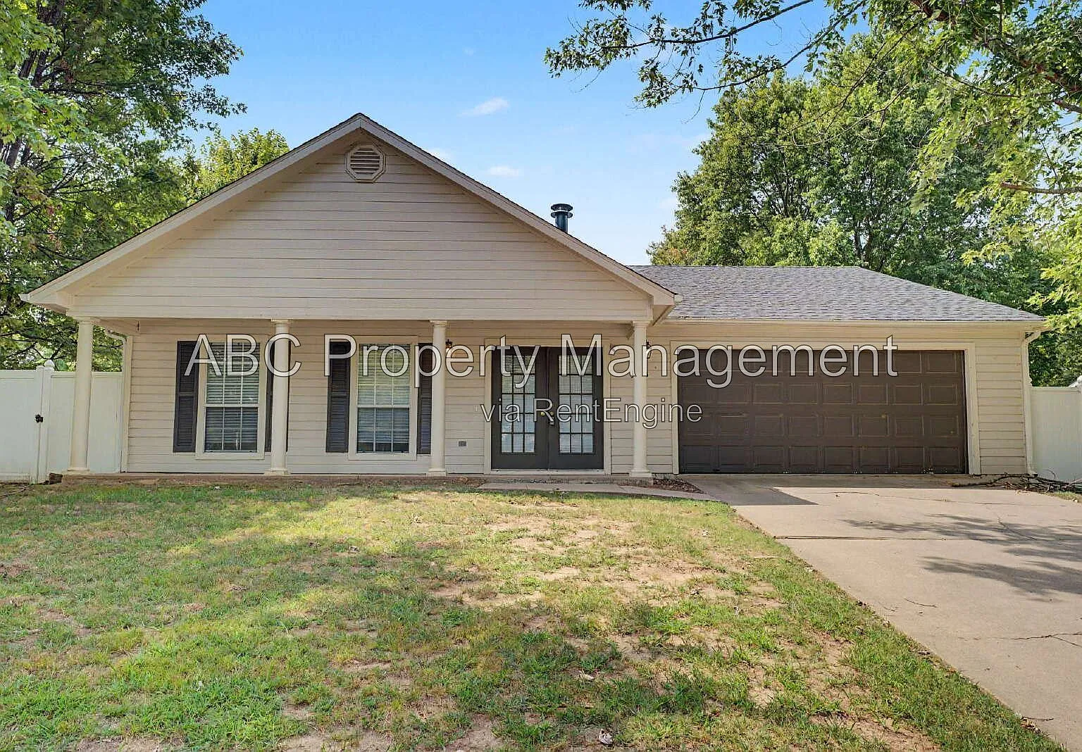 4 bed, 2.0 bath, 1937 sqft, $2,200 — Photo 1