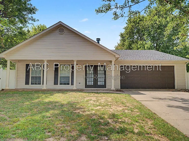 3345 W Essex Dr — Photo 1