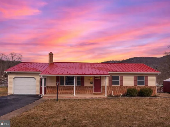 329 E Beaver St, Bellefonte, PA 16823