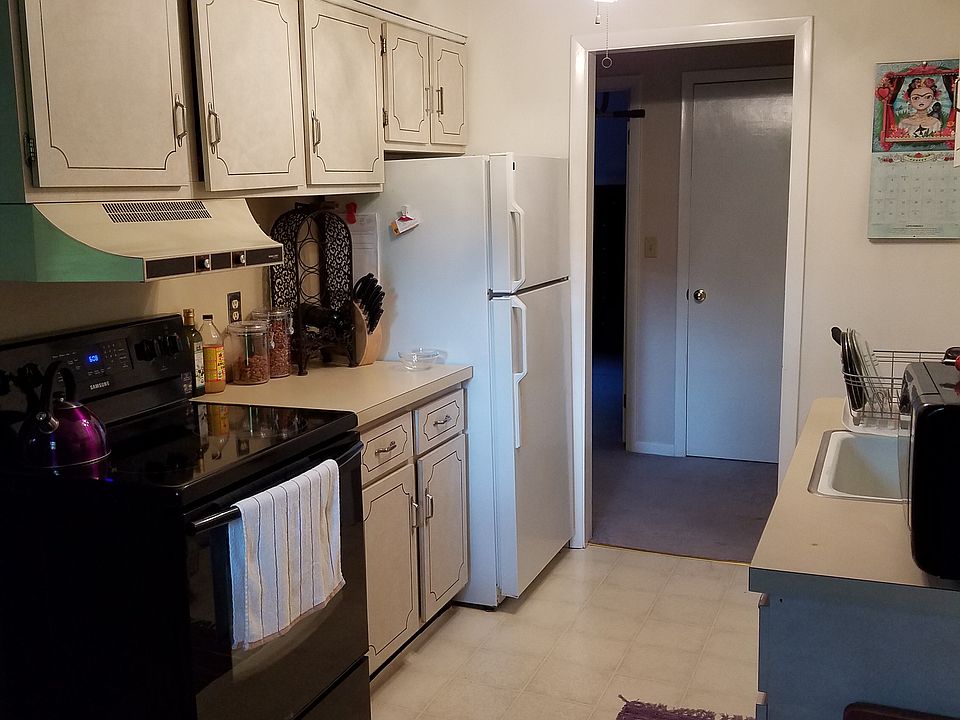 2nd image of 47 Enid St APT D