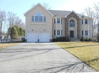 33 Harding Ave, Edison, NJ 08820