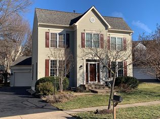 25324 Ripleys Field Dr, Chantilly, VA 20152