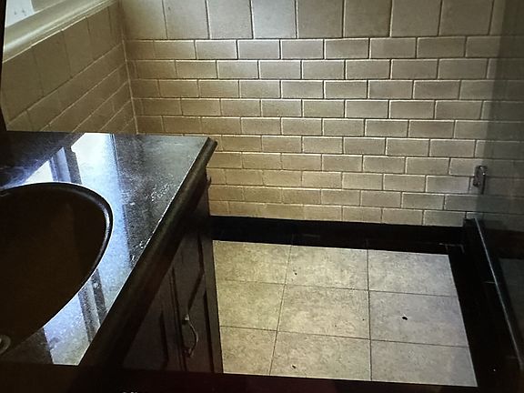 3rd image of 27945 Alvarez Dr