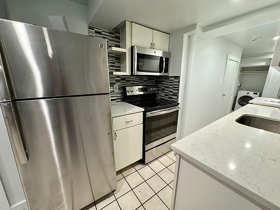 2nd image of 145 Chiswick Rd #8