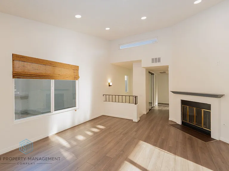 8407 Spring Desert Pl #E — Photo 7