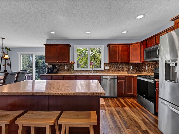 3rd image of 8897 Connemara Ln