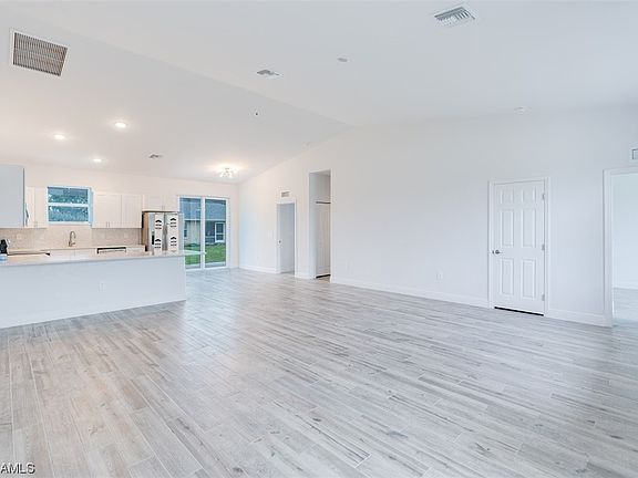 3rd image of 9025 Cypress Dr N