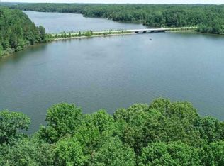 634 Fishermans Point Rd, Roxboro, NC 27574