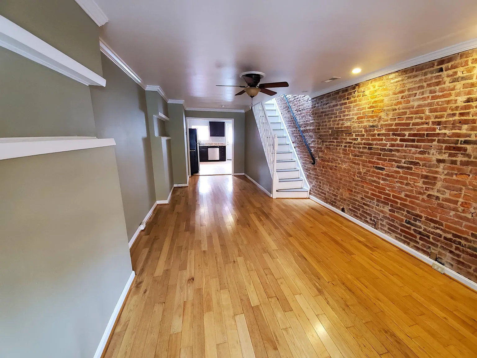 3 bed, 1500 sqft, $2,400 — Photo 1