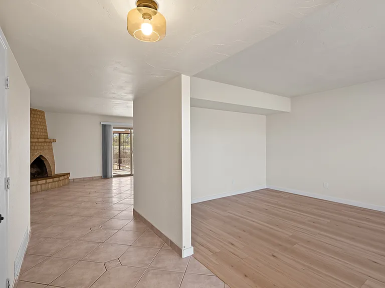 280 S Atlanta Dr — Photo 6