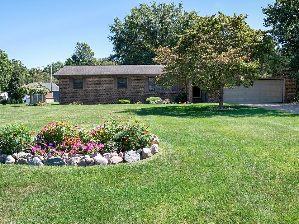 1st image of 2249 Monterey Dr